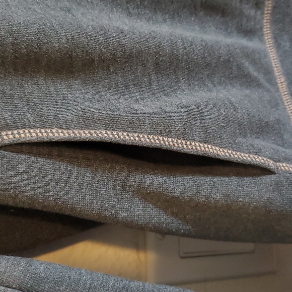 Under Armour Top hoodie. - Picture 5 of 13